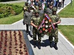 APR_8962