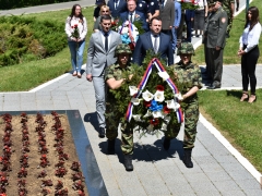 APR_8968