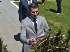 APR_8973