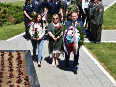 APR_8977