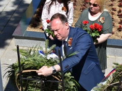 APR_8979
