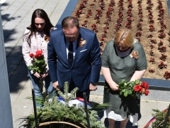 APR_8982