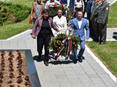 APR_8993