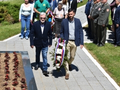 APR_9004