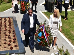 APR_9012