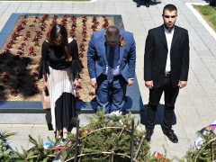 APR_9018
