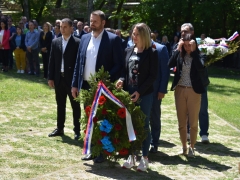 APR_9099