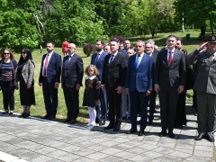 APR_3163